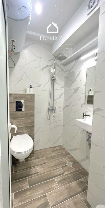 Продава се Двустаен апартамент в Варна, Бриз - 59 кв.м за 2017 €/кв.м - Снимка #8
