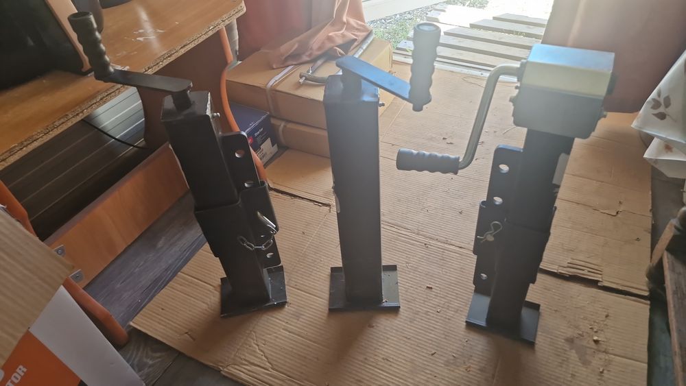 Picior sprijin remorca 5 tone import preț 550 lei se poate trimite pri