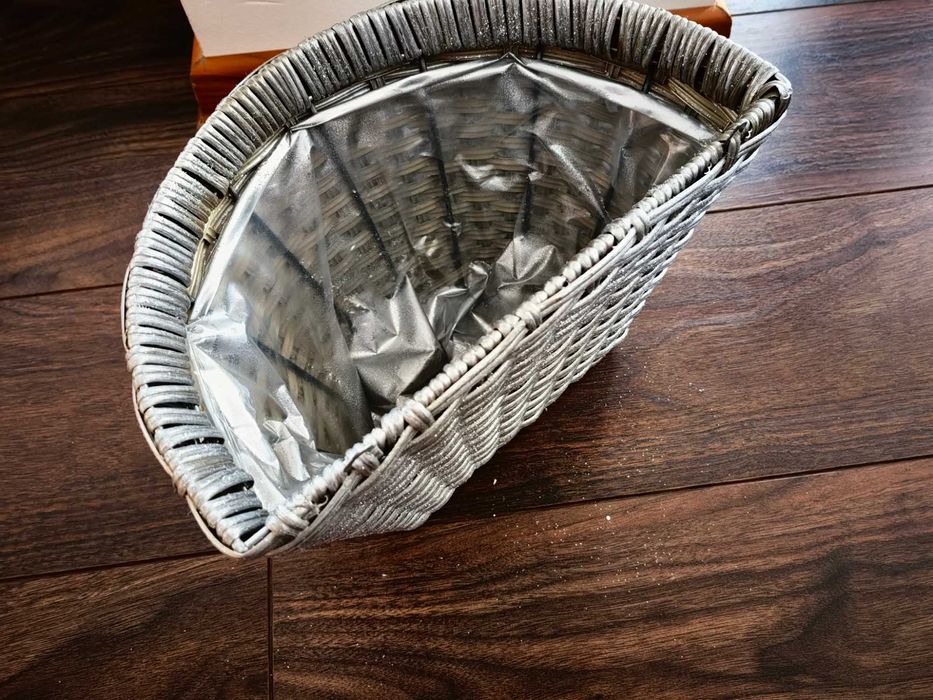 Саксия за стена, кашпа кошница за окачване