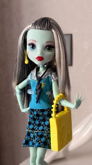 Продам кукол monster high и барби
