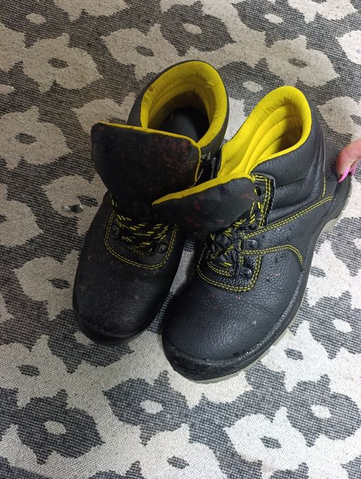 продам строительные ботинки спец обувь