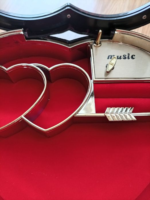 Музикална кутийка за бижута