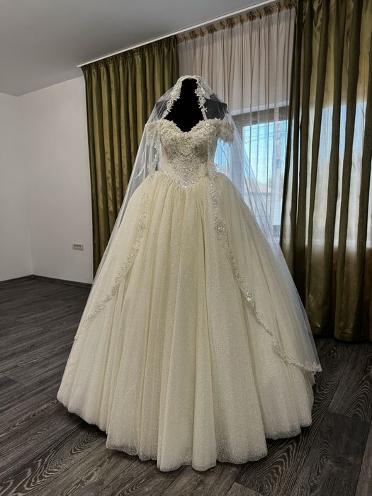 Rochie de mireasa printesa