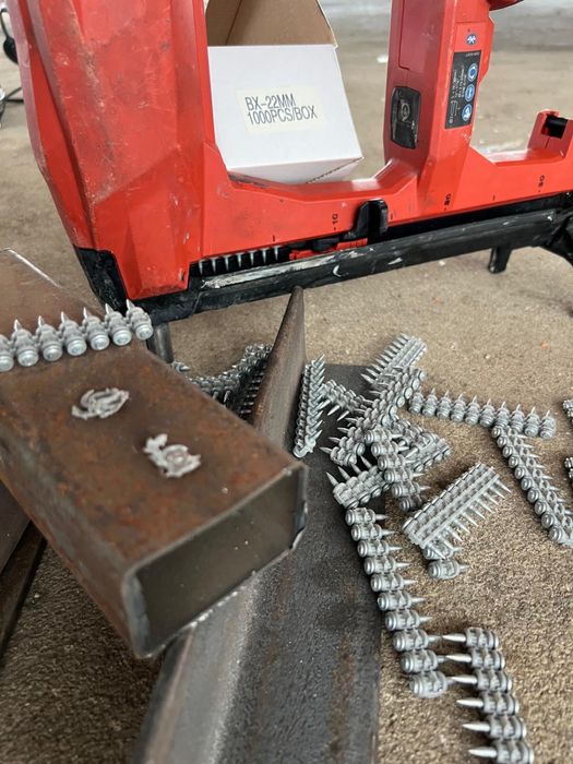 Cuie pistol cu factura