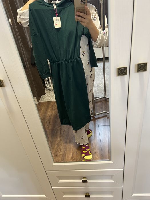 Продам пальто, платья, костюм