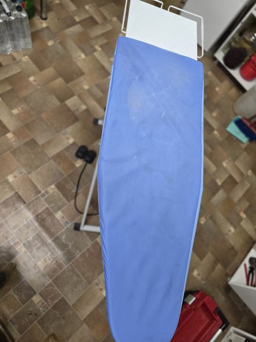 Masa de calcat cu ventilare profesionala