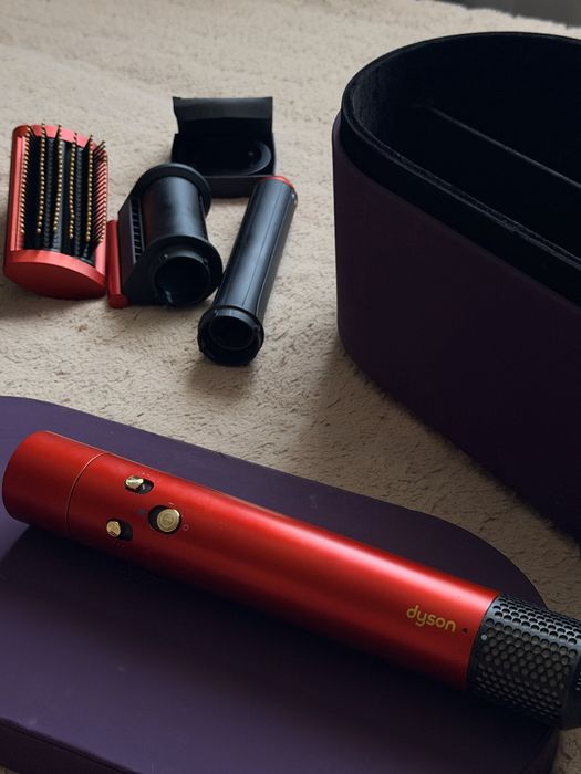 Фен-стайлер Dyson