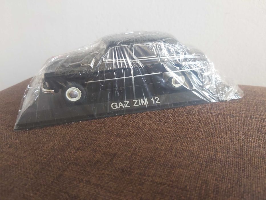 Machetă GAZ ZIM 12 de colecție, parte din seria "Mașini de Legendă"