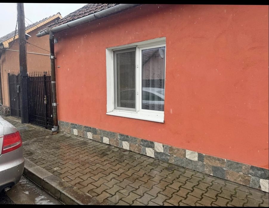 Se vinde casa de colonie