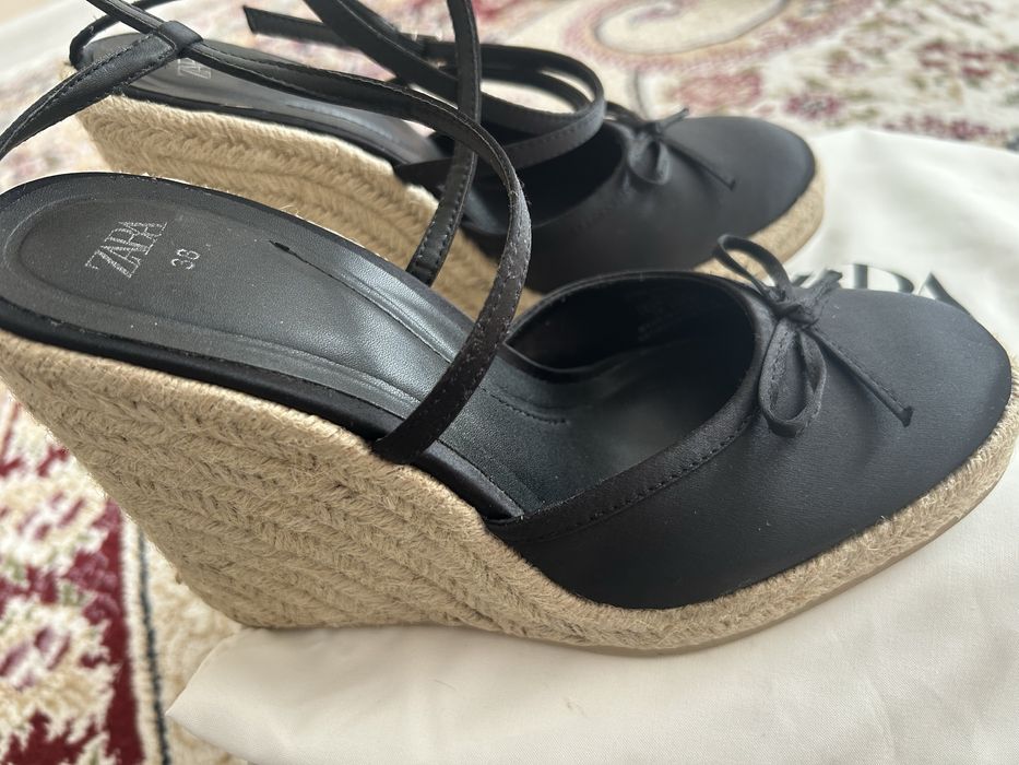 Продается босоножки 38 размер! Зара оригинал