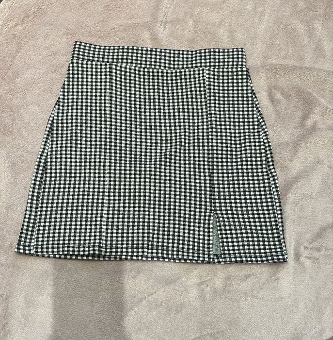 Ситно карирана черно-бяла пола