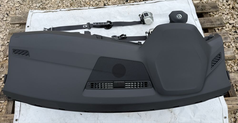 Арматурно Табло с Аербег ОРИГИНАЛНО / GOLF 8 V||| 2021г. ГОЛФ 8 / 2бр. Предни колани / Аербег Волан / Airbag