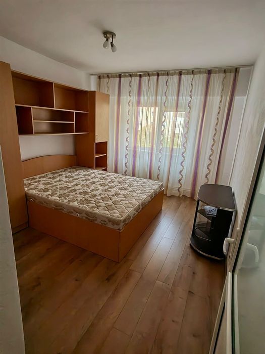 Inchiriez apartament decomandat 2 camere
