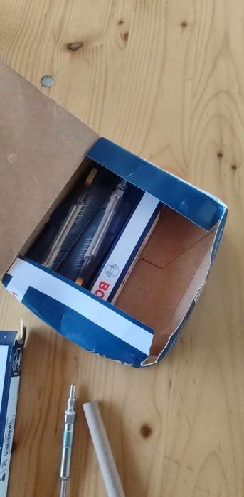 Bujii incandescente noi nouțe