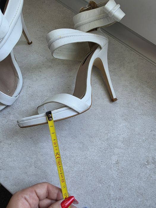 Sandale Zara din piele marimea 36