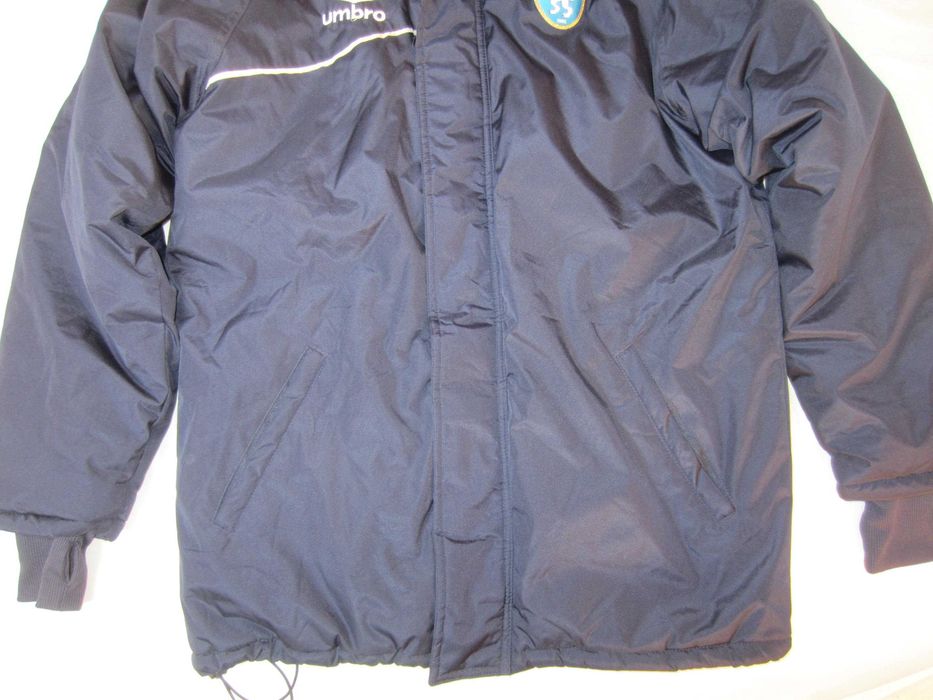 Geaca iarna Umbro,masura S-M,groasa, poliester, gluga, stare f.buna