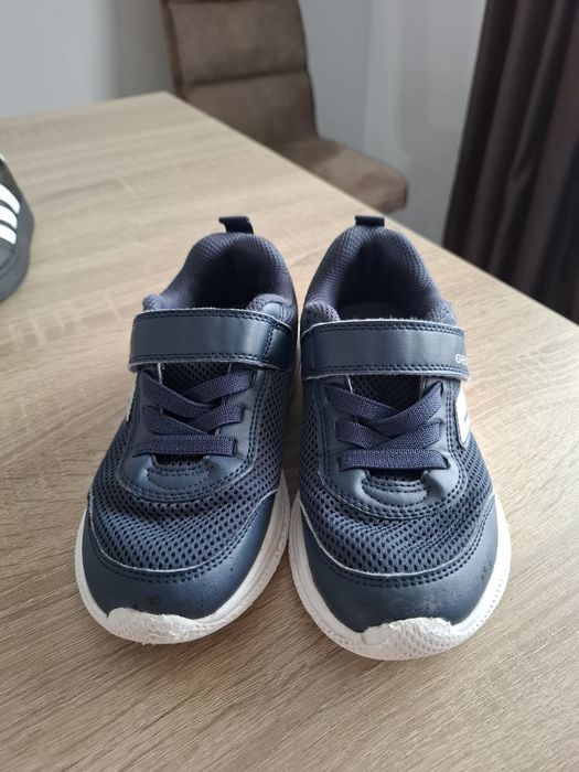 Adidași baieti mărimea 31