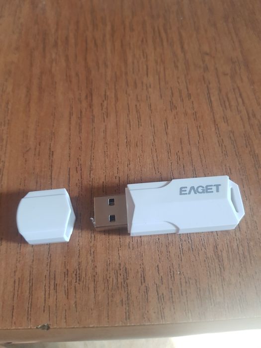 Продам флешку 64гб