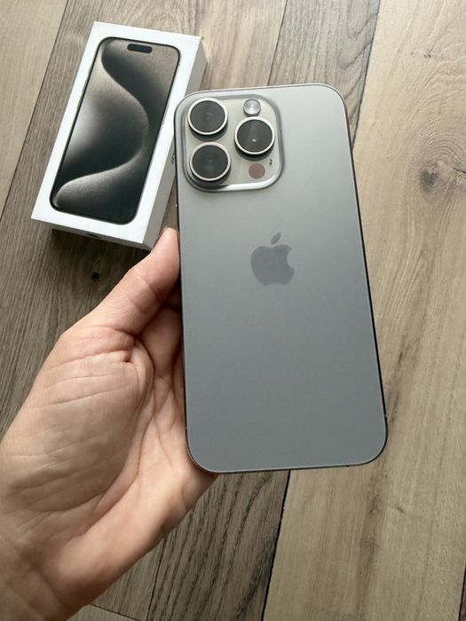 iPhone 15 Pro 256 GB Natural Titanium