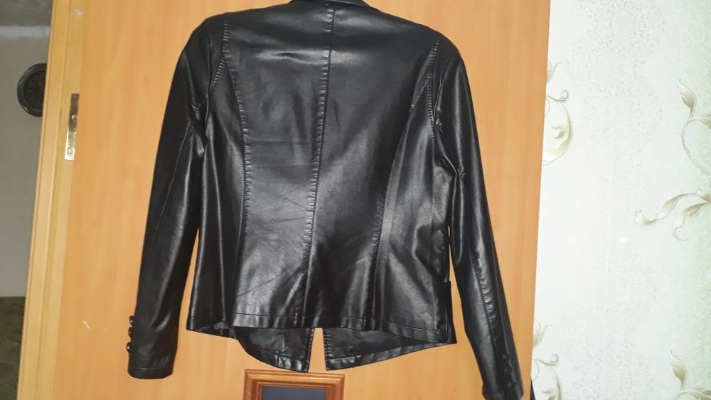 Женская кожанная куртка