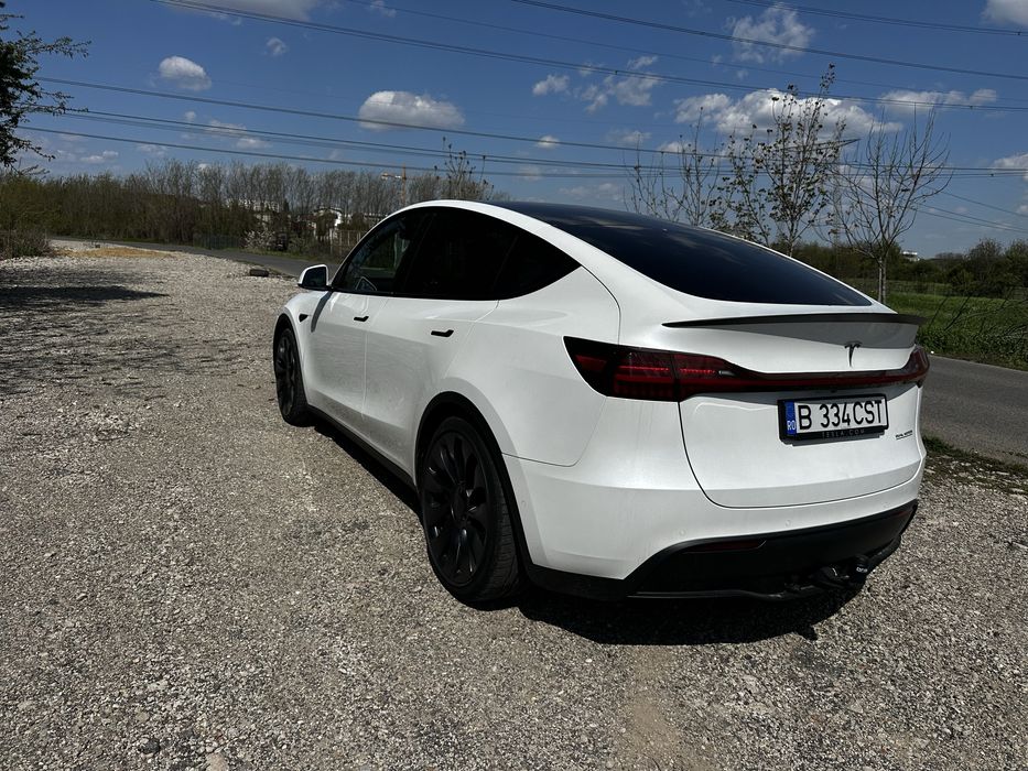 Tesla model Y performance 2022