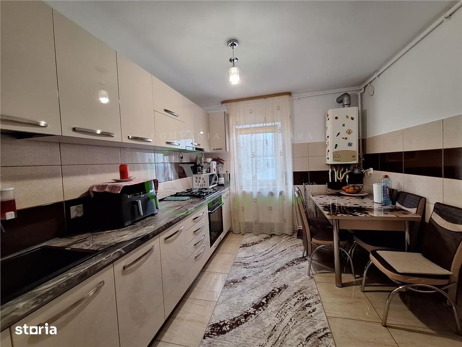 Apartament 3 camere decomandat zona Neagoe Voda