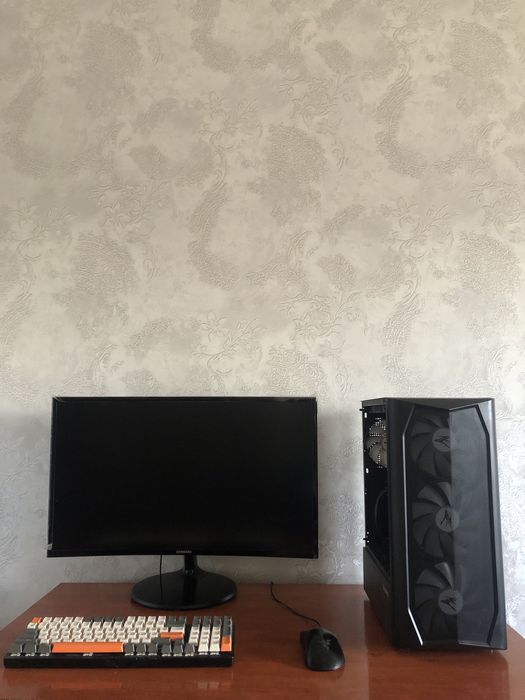 Arzon Igravoy kompyuter sotiladi