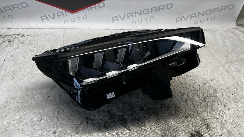 Peugeot 3008 3 P64 десен фар
