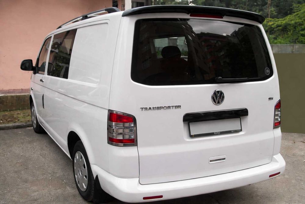 Спойлер за заден капак багажник антикрило ФОКСВАГЕН Транспортер Т5 Т6 VW Transporter Т5 T6 - бял и черен