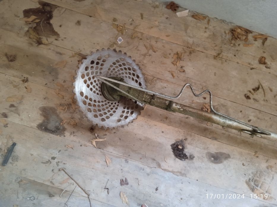 Benzapilla beda oʻrach va makkani oʻrash uchun.