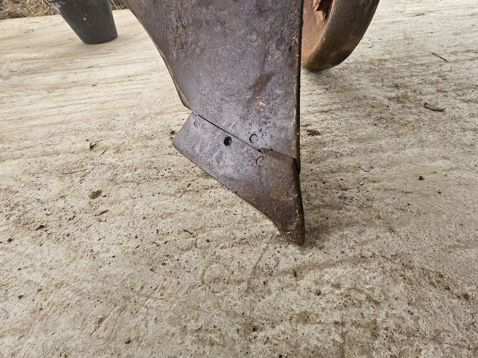 Plug  3 trupite  Recent  adus în țară ( lemken, eberhardt)