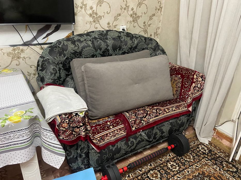 Два кресло                .