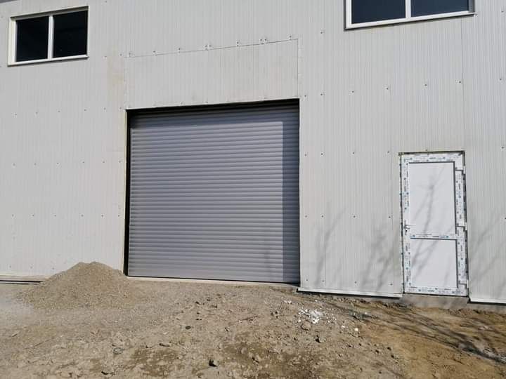 Usi garaj rulou cu lamele din aluminiu