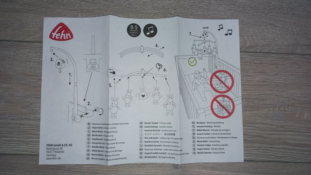 Vând carusel muzical.