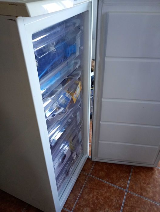 Congelator Zanussi cu 5 sertare