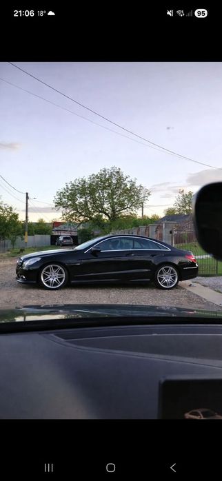 Mercedes-Benz E Mercedes-Benz E 220 CD AMG – km reali 162 de mii . Cauciucuri noi .Mas