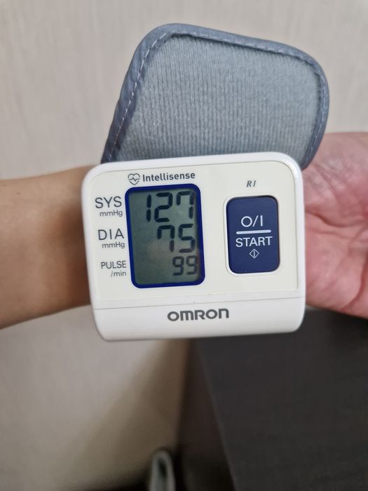 Тонометр автоматический Omron R1