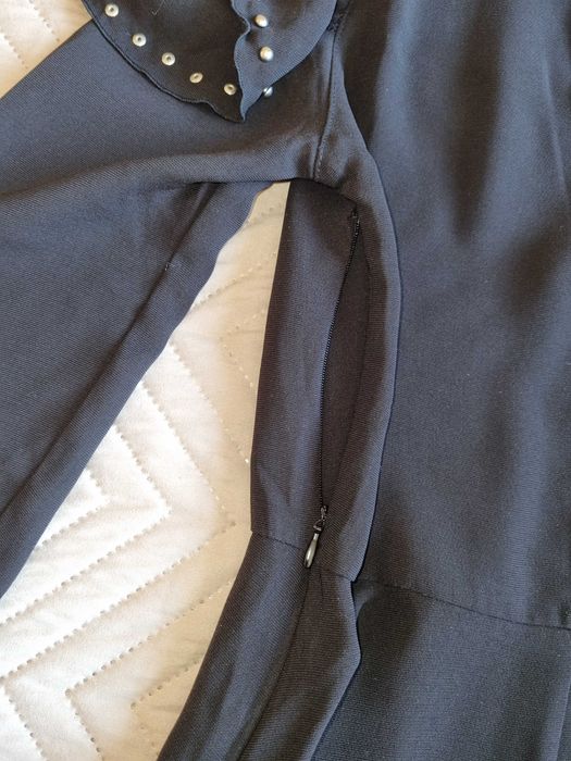 Черна рокля MANGO