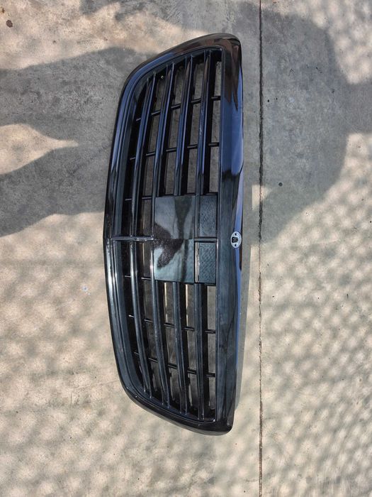 Решетка за Mercedes w222