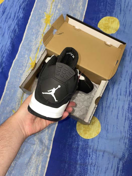 Jordan 4 white thunder marime 41