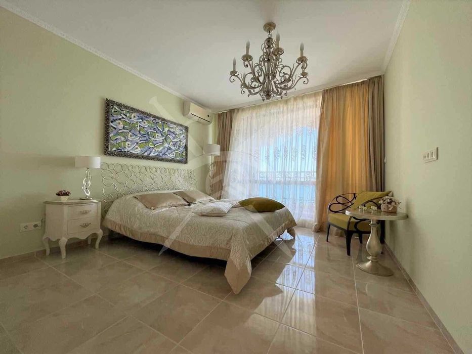 Дава се под наем Двустаен апартамент в Свети Влас - 138 кв.м за 331520 € - Снимка #3