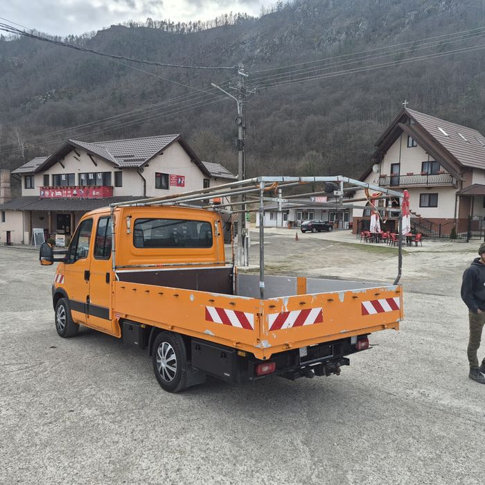 Vand iveco  daily 2.3 tdi 6 locuri klima.too