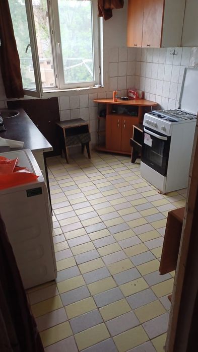 De vânzare .Apartament cu 3 camere, complet mobilat și utilat.