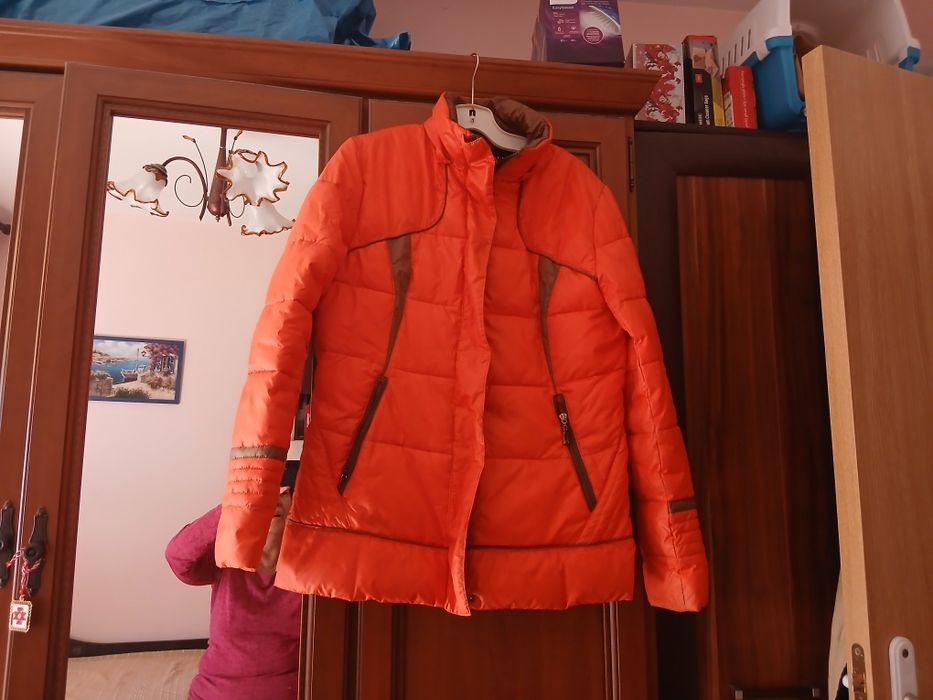 Оранжево зимно яке
