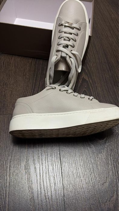 кроссовки женские
