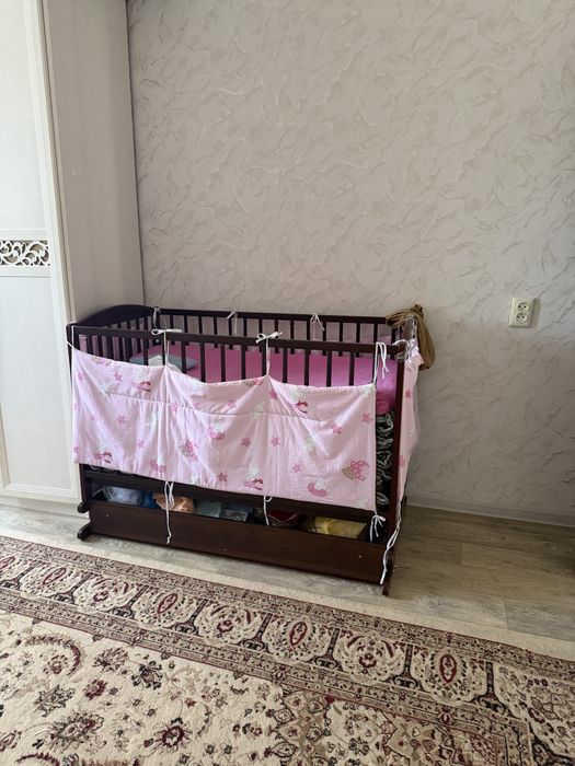 Продаю детскую кроватку.
