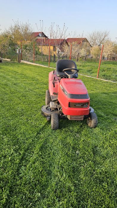 Tractoras tuns iarba Honda 2218