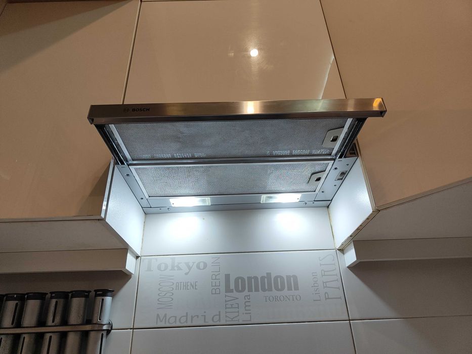 ремонт кухонной вытяжки и любой сложности бытовой техники