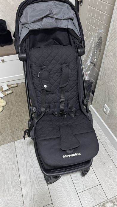 Продам прогулочную коляску EASY WALKER jackey