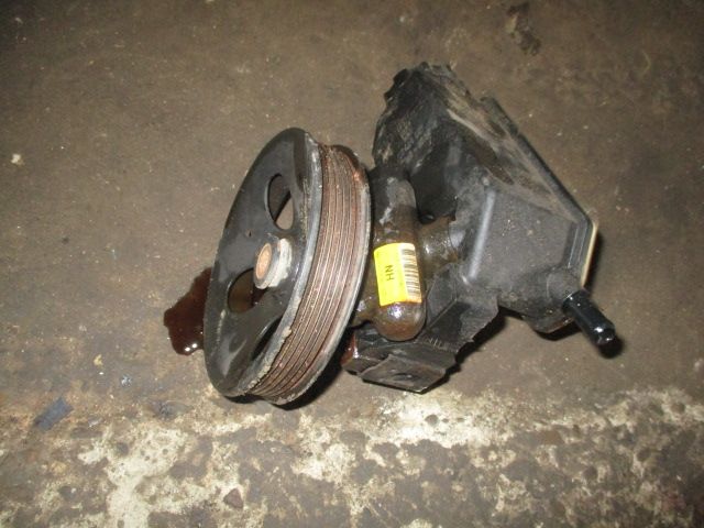 Pompa servodirectie cu vas Opel Vectra B motor 1,6 benzina 16 valve